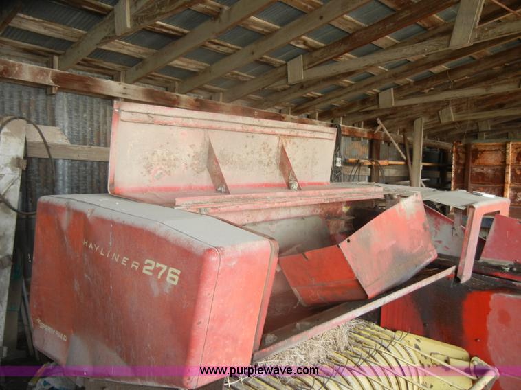 image for item D4641 New Holland 276 small square baler