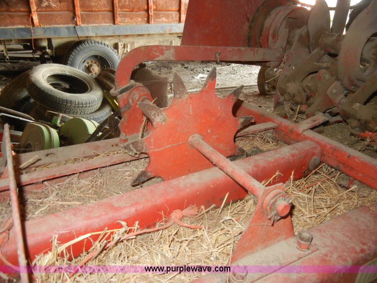 image for item D4641 New Holland 276 small square baler