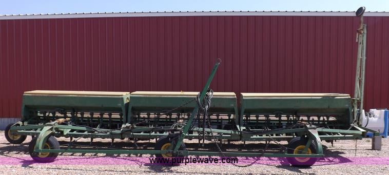 image for item D8004 John Deere 9300 split row drill