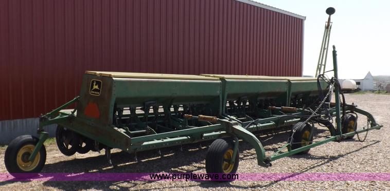 image for item D8004 John Deere 9300 split row drill