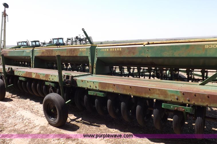 image for item D8004 John Deere 9300 split row drill