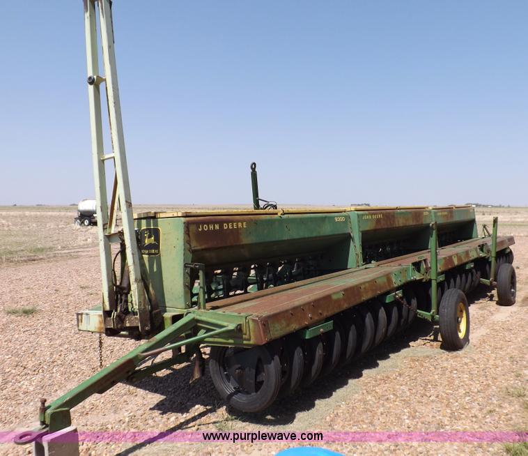 image for item D8004 John Deere 9300 split row drill