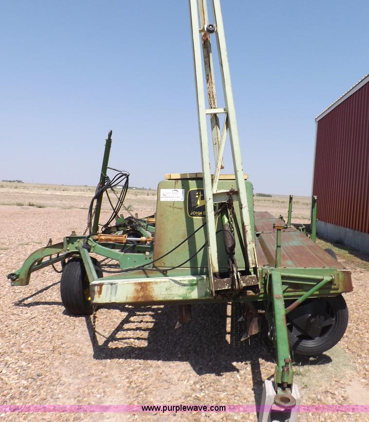 image for item D8004 John Deere 9300 split row drill