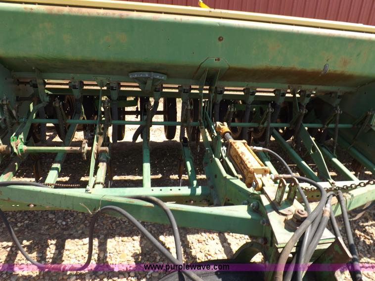 image for item D8004 John Deere 9300 split row drill