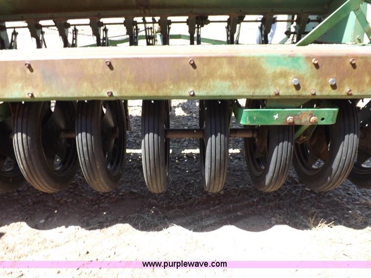 image for item D8004 John Deere 9300 split row drill