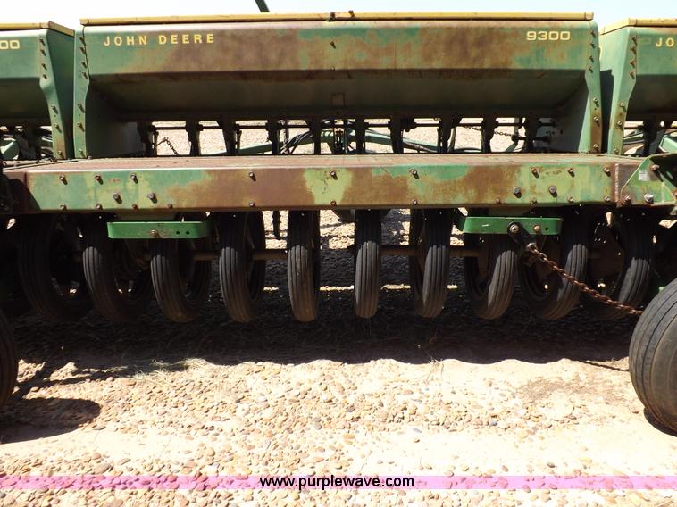 image for item D8004 John Deere 9300 split row drill