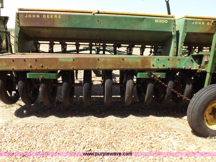 image for item D8004 John Deere 9300 split row drill