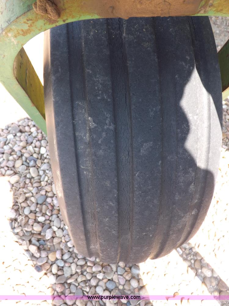 image for item D8004 John Deere 9300 split row drill