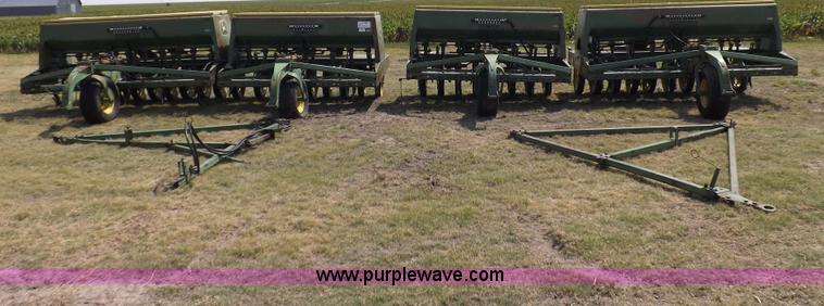 image for item F6002 John Deere 9300 32' drill