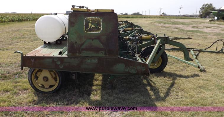 image for item F6002 John Deere 9300 32' drill