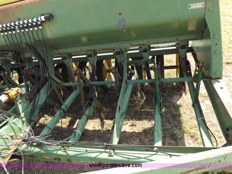 image for item F6002 John Deere 9300 32' drill