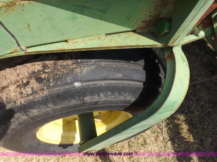 image for item F6002 John Deere 9300 32' drill