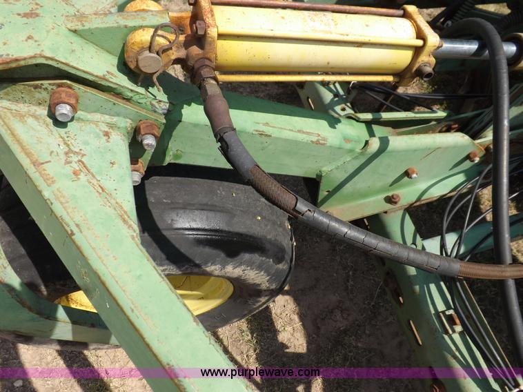 image for item F6002 John Deere 9300 32' drill