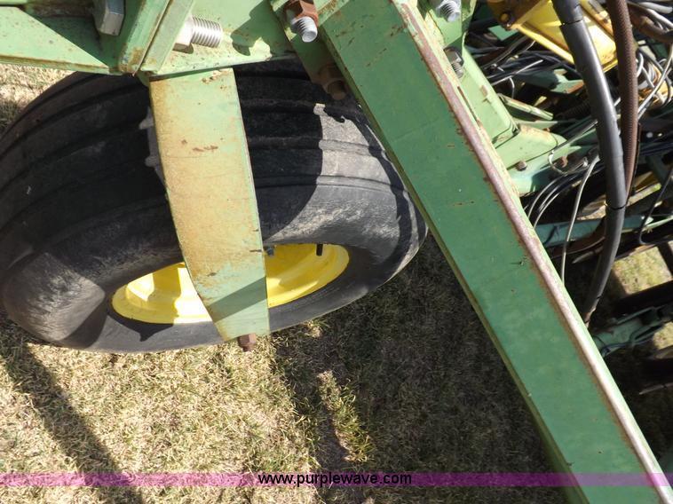 image for item F6002 John Deere 9300 32' drill