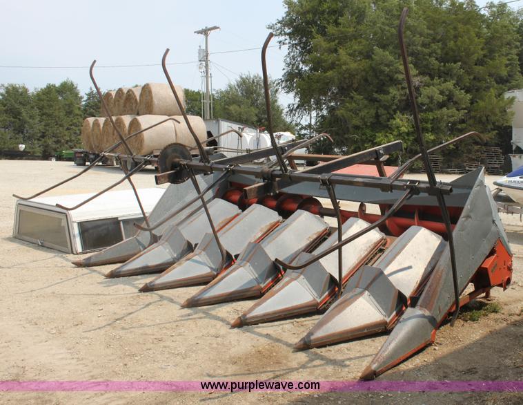 image for item G4624 Allis-Chalmers 630 corn header