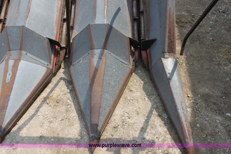 image for item G4624 Allis-Chalmers 630 corn header