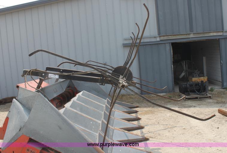 image for item G4625 Allis-Chalmers 630 corn header reel