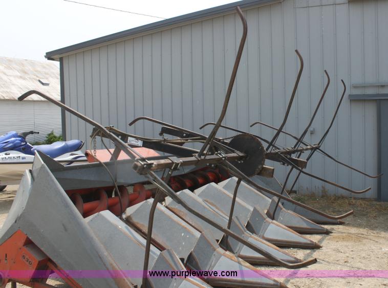 image for item G4625 Allis-Chalmers 630 corn header reel