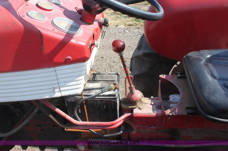 image for item G4632 International 240 utility tractor