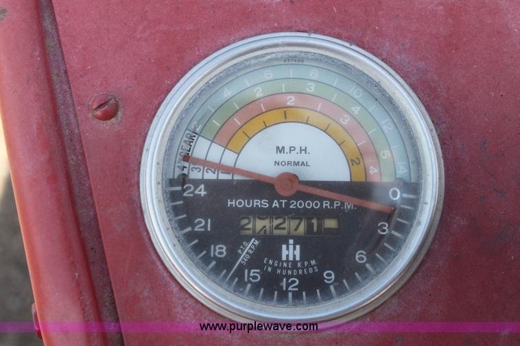 image for item G4632 International 240 utility tractor