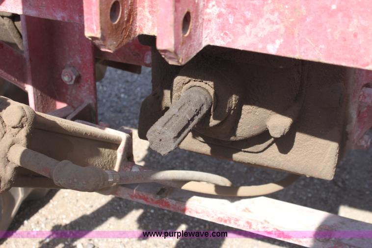 image for item G4632 International 240 utility tractor