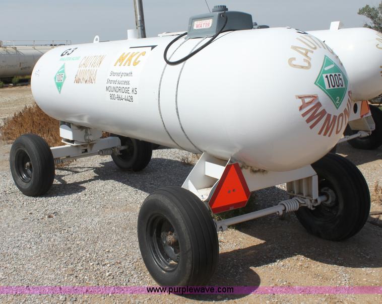 image for item G4637 1,000 gallon anhydrous ammonia tank