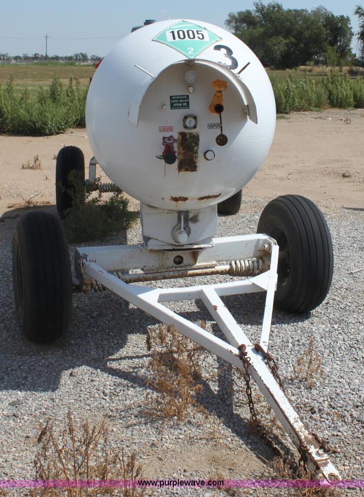 image for item G4637 1,000 gallon anhydrous ammonia tank