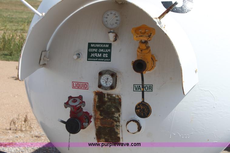 image for item G4637 1,000 gallon anhydrous ammonia tank