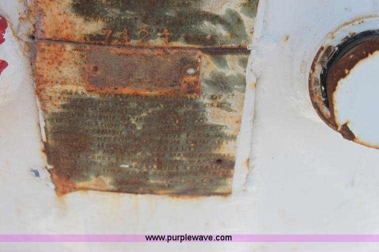 image for item G4637 1,000 gallon anhydrous ammonia tank