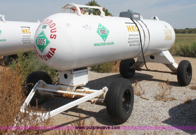image for item G4638 1,000 gallon anhydrous ammonia tank