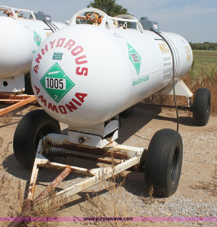 image for item G4640 1,000 gallon anhydrous ammonia tank