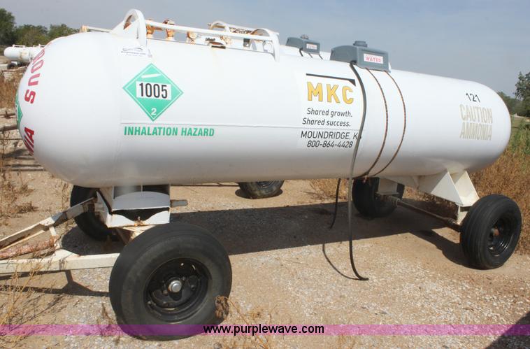 image for item G4640 1,000 gallon anhydrous ammonia tank