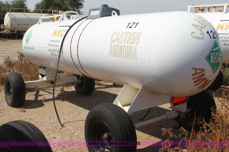 image for item G4640 1,000 gallon anhydrous ammonia tank
