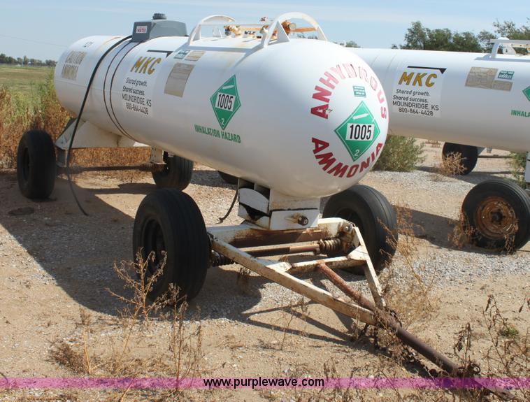 image for item G4640 1,000 gallon anhydrous ammonia tank