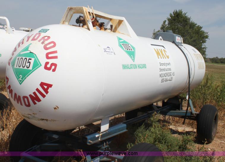 image for item G4642 1,000 gallon anhydrous ammonia tank