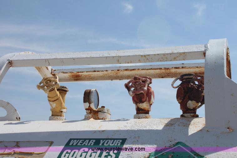 image for item G4643 1,000 gallon anhydrous ammonia tank