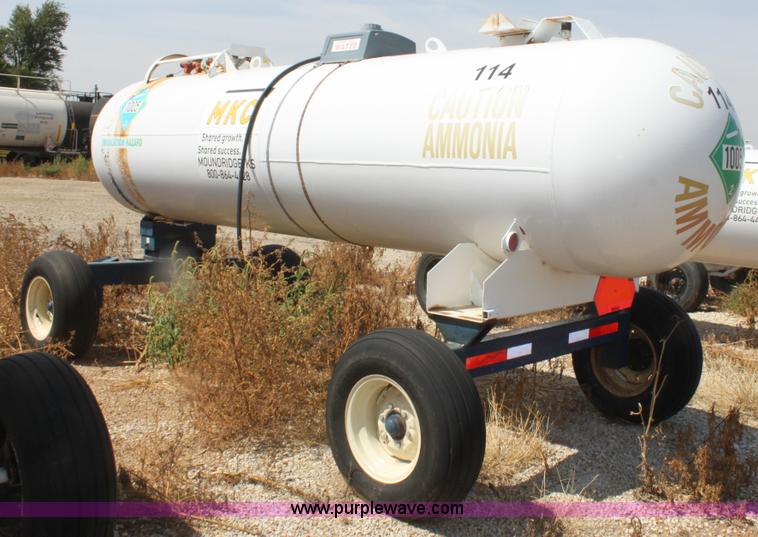 image for item G4644 1,000 gallon anhydrous ammonia tank