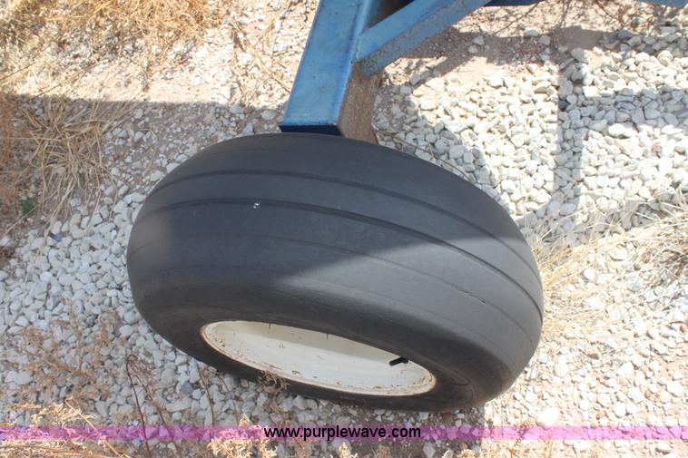 image for item G4644 1,000 gallon anhydrous ammonia tank