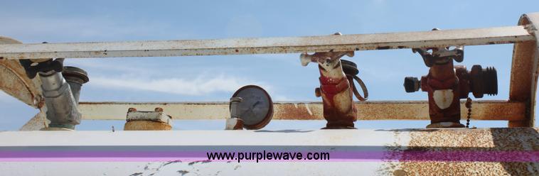 image for item G4644 1,000 gallon anhydrous ammonia tank