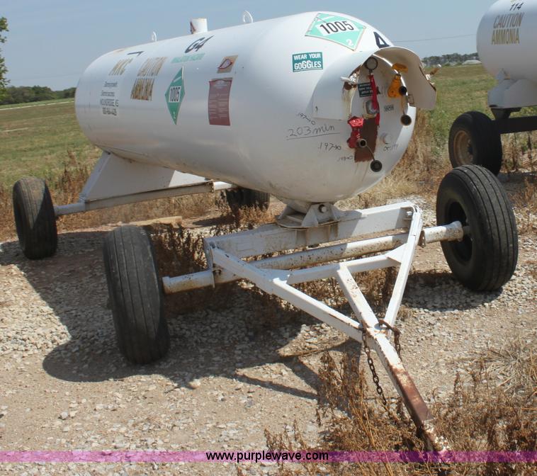 image for item G4645 1,000 gallon anhydrous ammonia tank