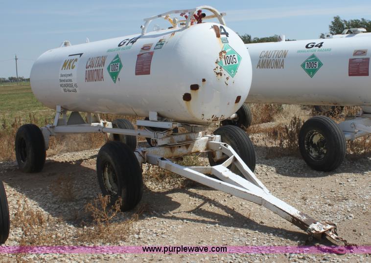 image for item G4646 1,000 gallon anhydrous ammonia tank