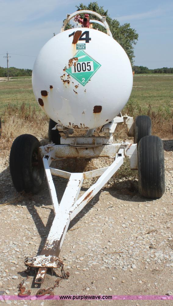 image for item G4646 1,000 gallon anhydrous ammonia tank