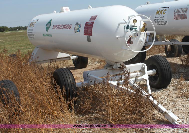 image for item G4647 1,000 gallon anhydrous ammonia tank
