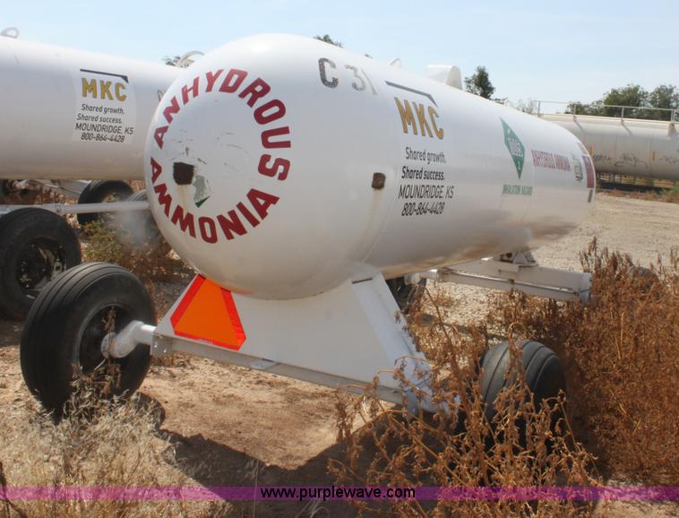 image for item G4647 1,000 gallon anhydrous ammonia tank