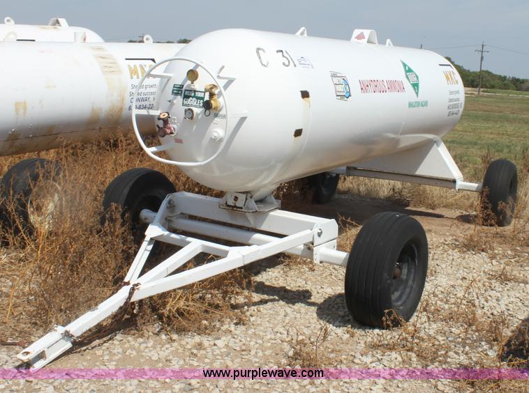 image for item G4647 1,000 gallon anhydrous ammonia tank