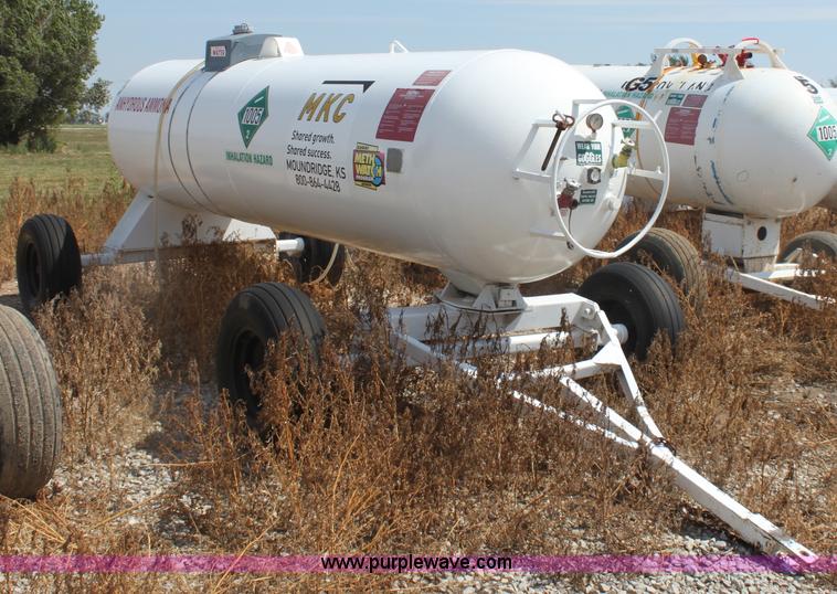 image for item G4649 1,000 gallon anhydrous ammonia tank