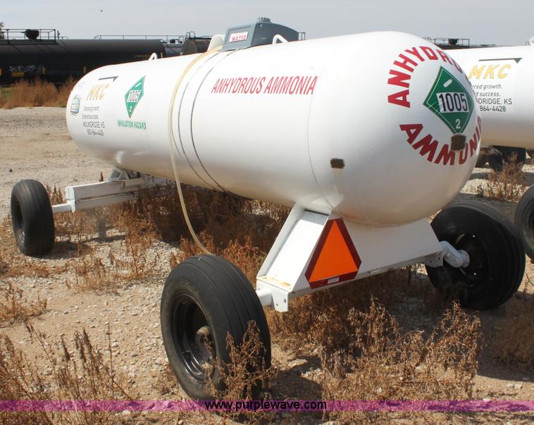 image for item G4649 1,000 gallon anhydrous ammonia tank