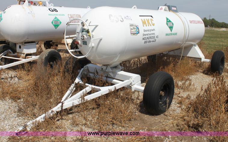 image for item G4649 1,000 gallon anhydrous ammonia tank