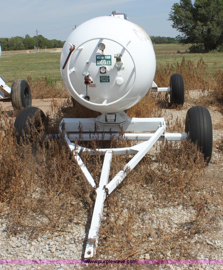 image for item G4649 1,000 gallon anhydrous ammonia tank