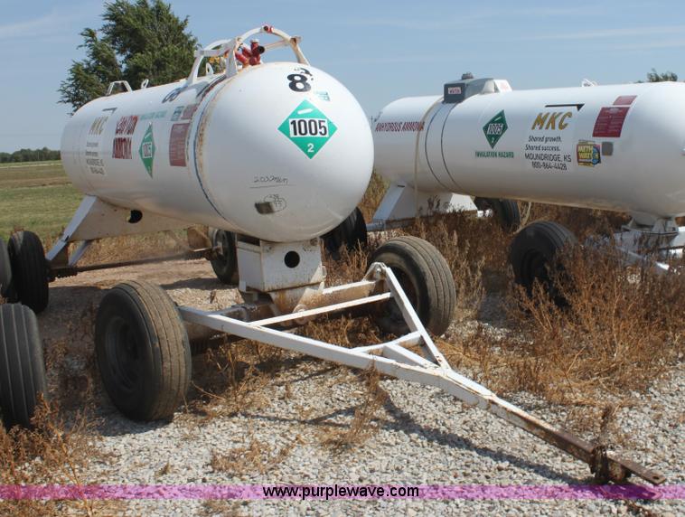 image for item G4650 1,000 gallon anhydrous ammonia tank